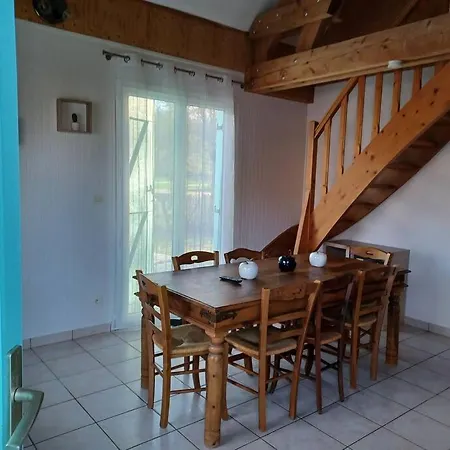 La Maison Bleu Du De Céline * Giffaumont-Champaubert